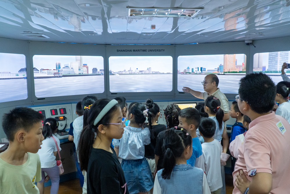 “海員日奇妙之旅”航海模擬器講解