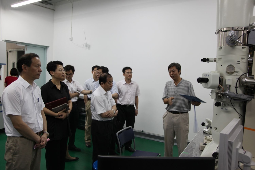 參觀深海極端環境材料失效模擬實驗室