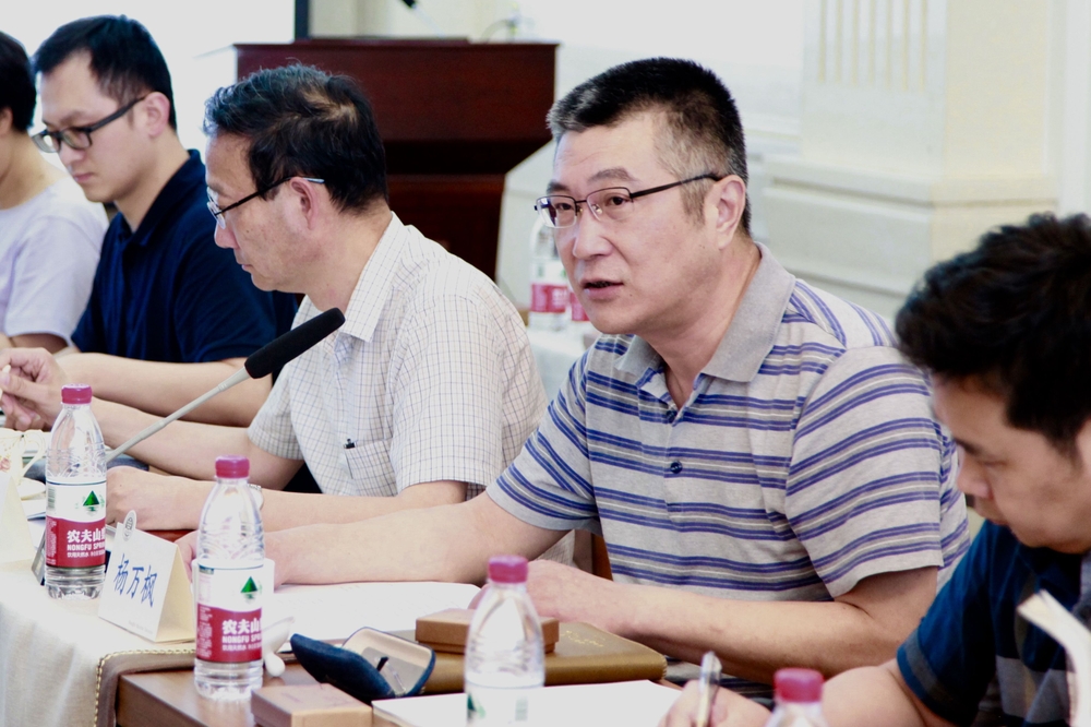 楊萬楓副校長主持會議