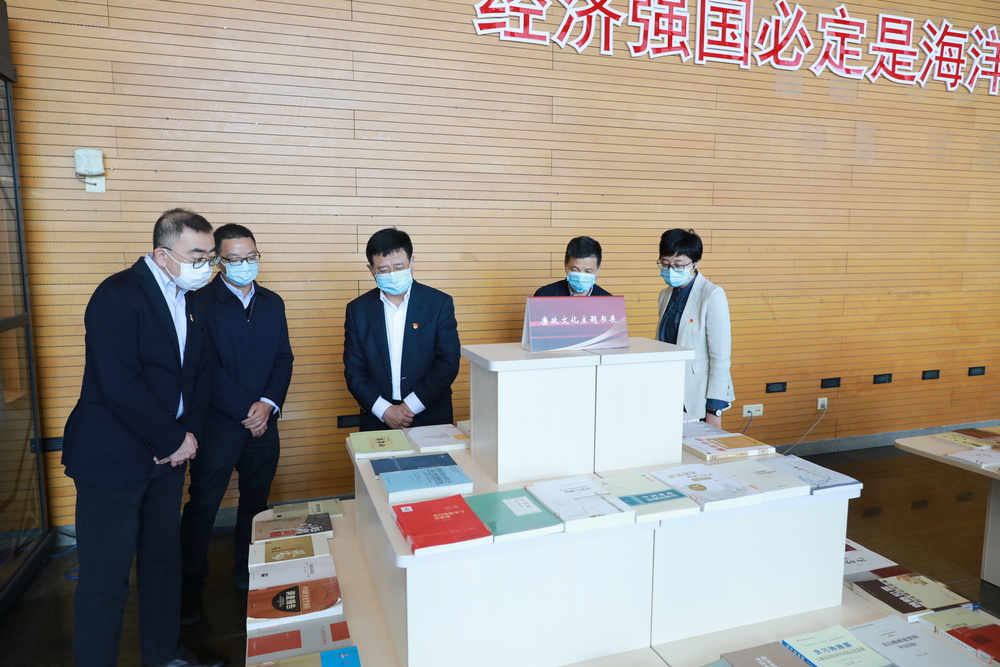 參觀廉政文化圖書展