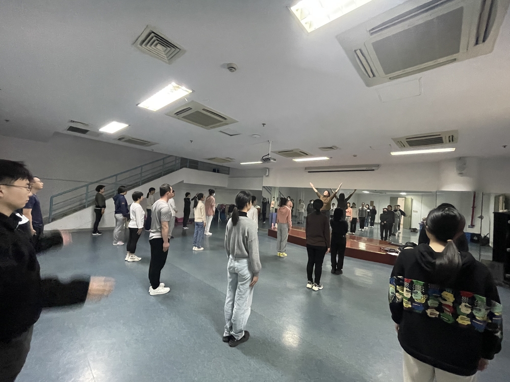 教練演示動(dòng)作