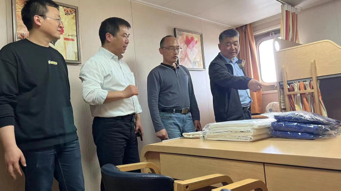 檢查船上設(shè)施及物資準(zhǔn)備情況