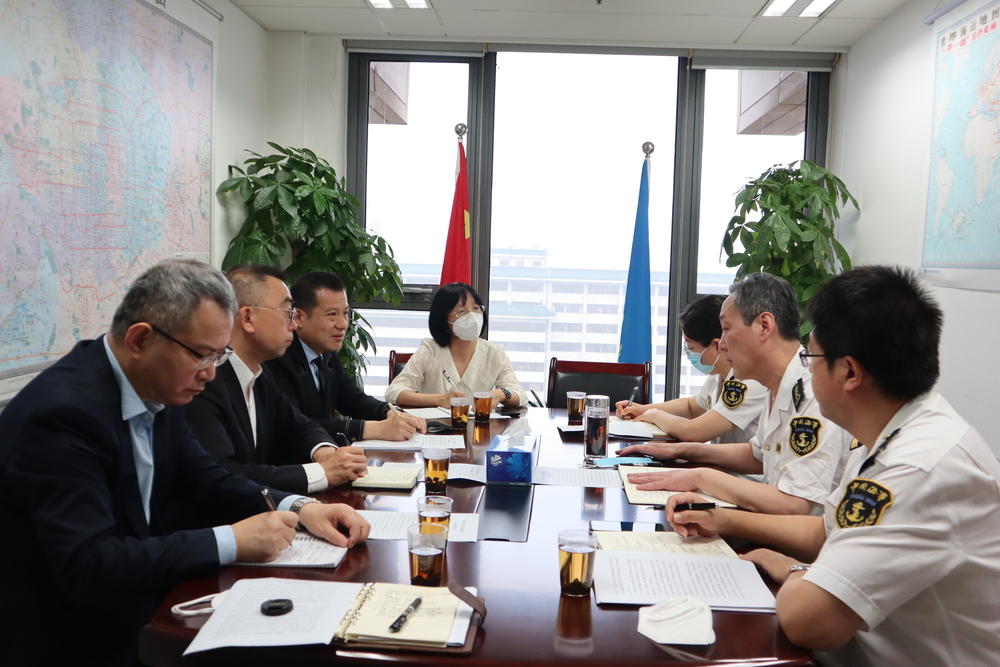 與交通運輸部海事局副局長壽濤等座談交流