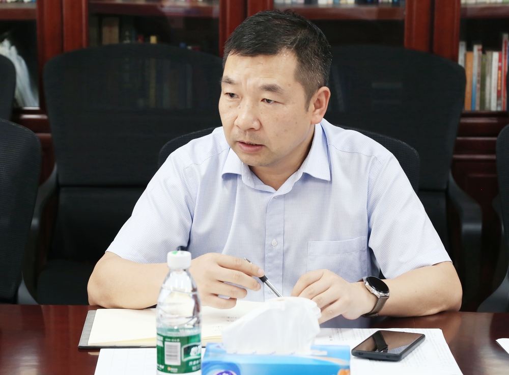 校黨委副書記、副校長李志鵬講話
