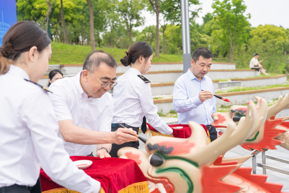 嚴大龍、李志鵬共同為本次比賽點睛