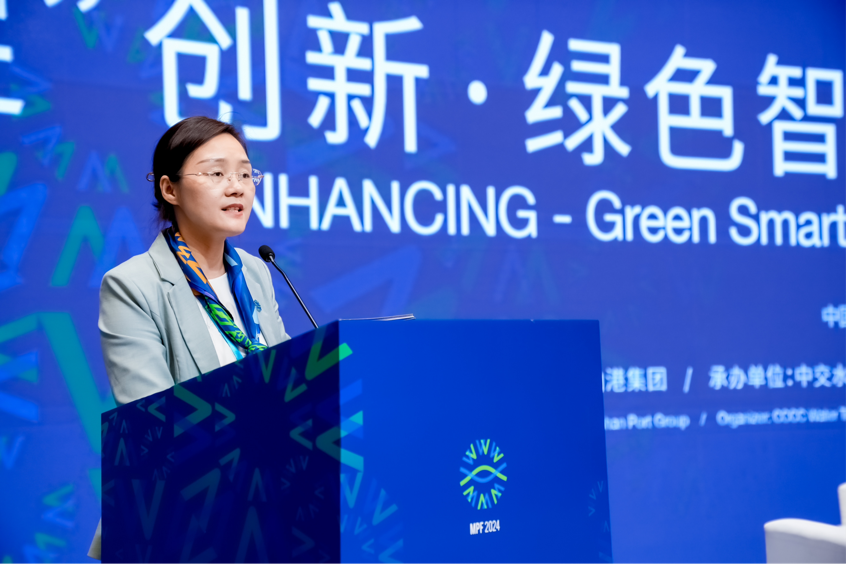 趙翠云主持專題論壇圓桌討論