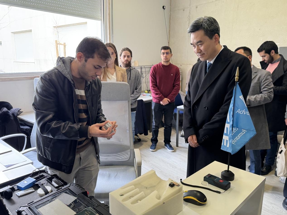 參觀奧克塔維安教授數字技術和自動化實驗室