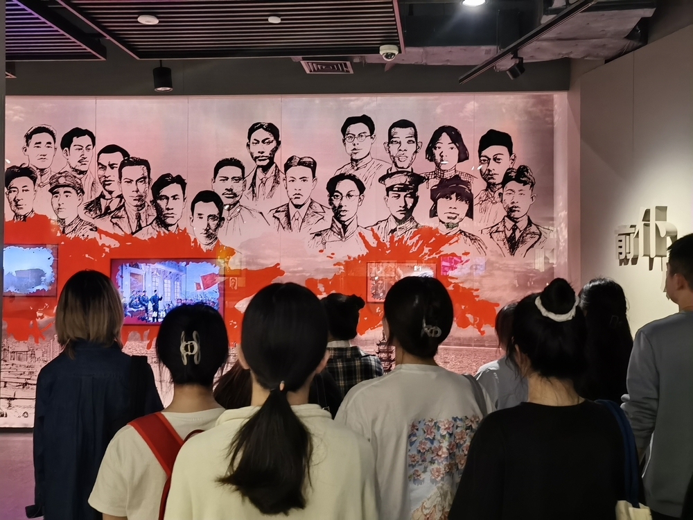 龍華烈士陵園沉浸式主題班會