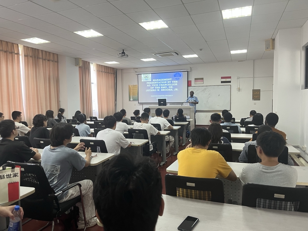 為交通運輸學院學生授課