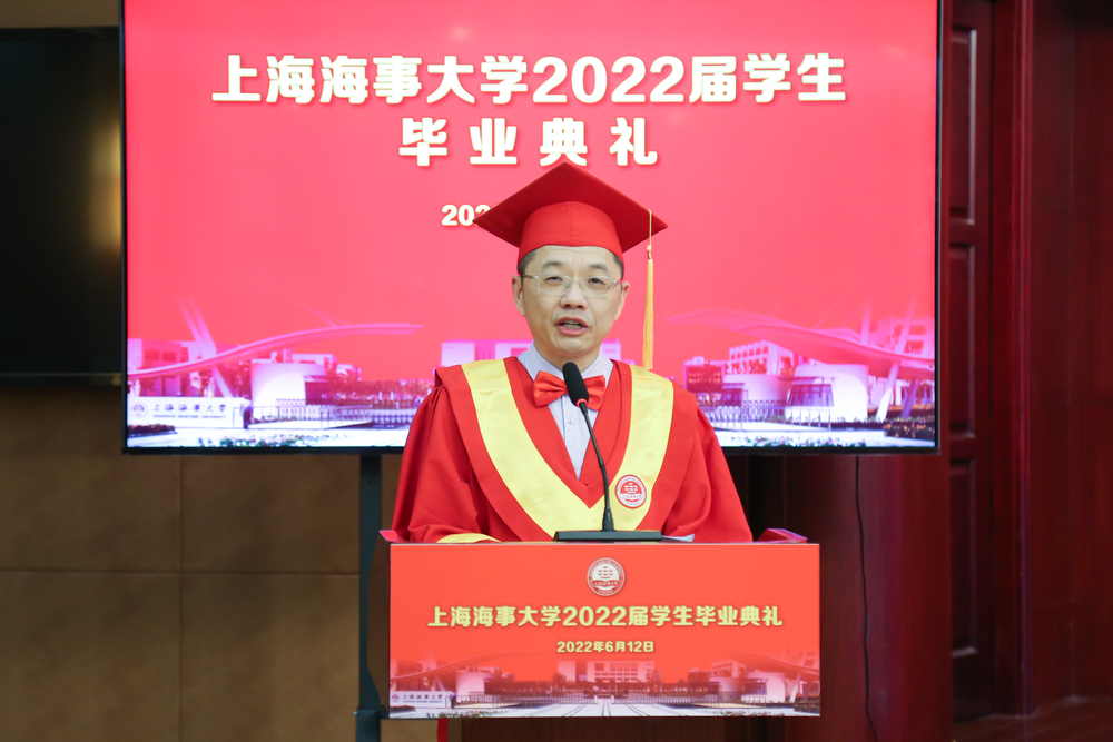 陸靖校長發表題為“劈波斬浪，勇毅前行”的演講