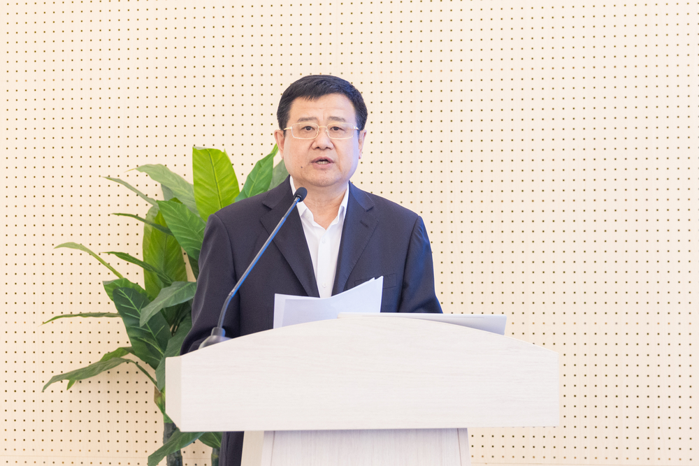 校黨委書記宋寶儒主持